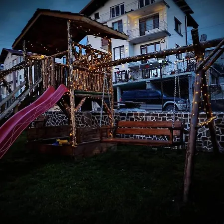 за гости делоре Апартамент