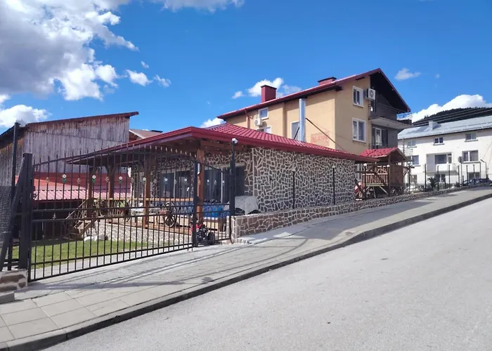 делоре Apartman *